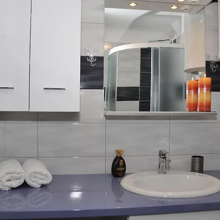 Sweet Apartment *